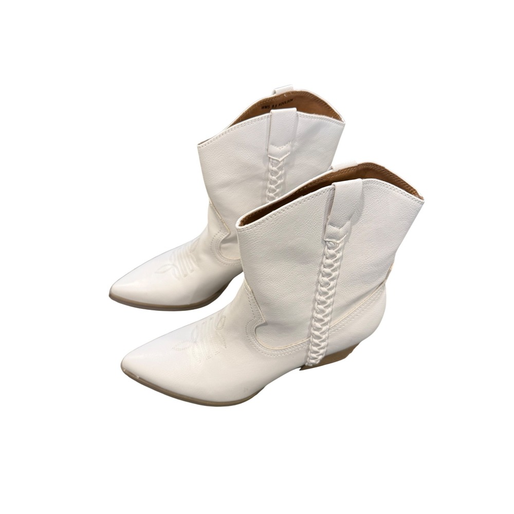 DV Dolce Vita White Western Ankle Boots Braided Detail Pointed Toe Size 8.5 NEW
